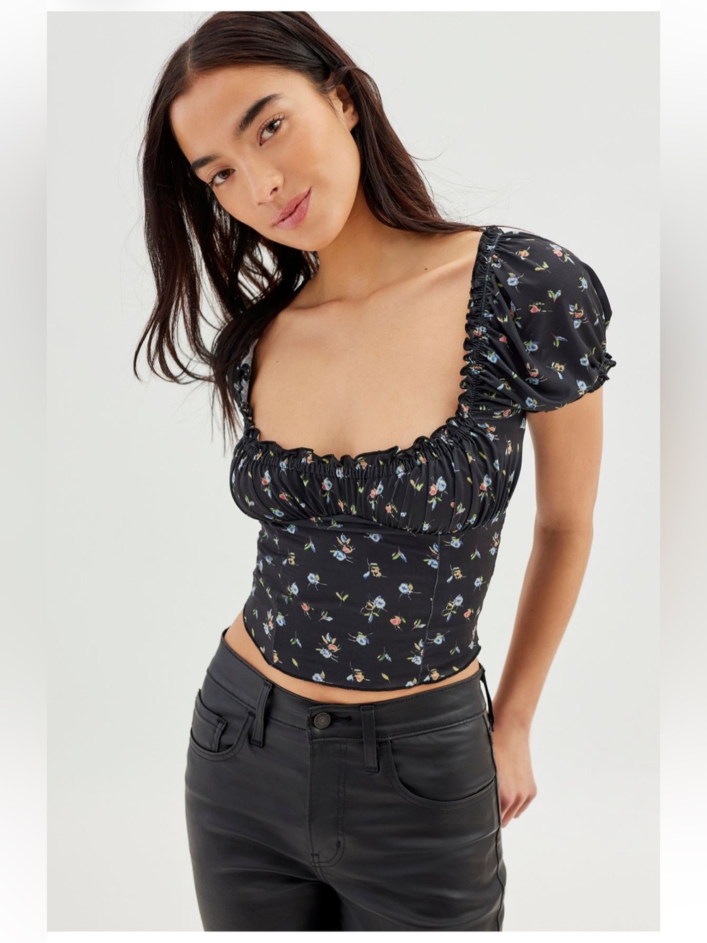 UO Fifi Ruched Cropped Top Worn 1-2 Times Size Large